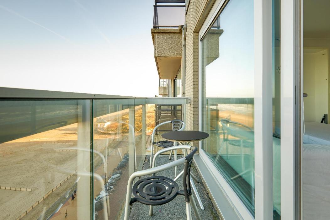 Beautiful Top Floor Seaview Studio Apartment B'Berge-Bruges بلانكنبرخ المظهر الخارجي الصورة
